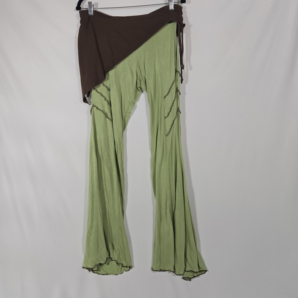 Kashi Pixie Skirted Flair Leggings in Pistachio | Size L - fits like Medium